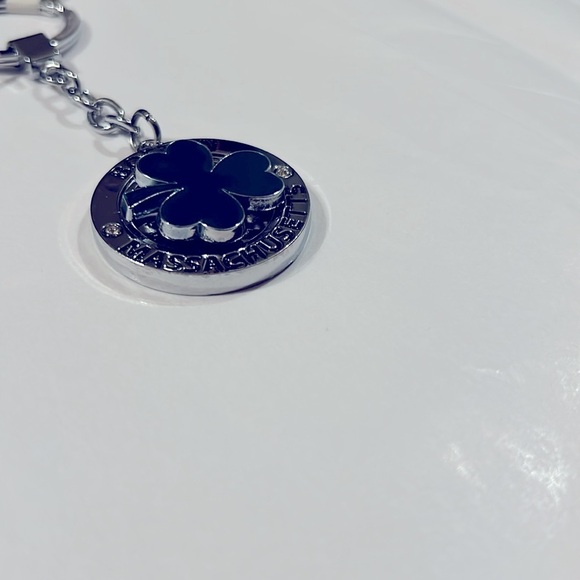 Shamrock Spinner Key Chain Boston Massachusetts Silver Green - Picture 5 of 6